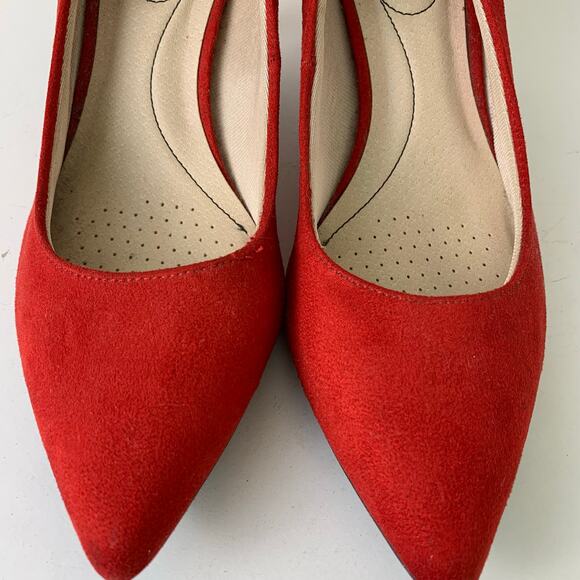 Life Stride Size 10M Pointed Toe Faux Suede Comfort Pumps Red Heels Holiday - Picture 4 of 13